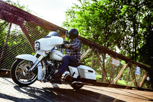 Load image into Gallery viewer, Kuryakyn Oil Cooler Cover Milwaukee-8 Chrome - Powersports Haven