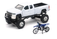 Load image into Gallery viewer, New Ray Toys Chevrolet Silverado with Yamaha Dirt Bike/ Scale - 1:32 - Powersports Haven