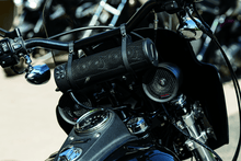 Load image into Gallery viewer, Kuryakyn Road Thunder Plus Sound Bar Satin Black - Powersports Haven