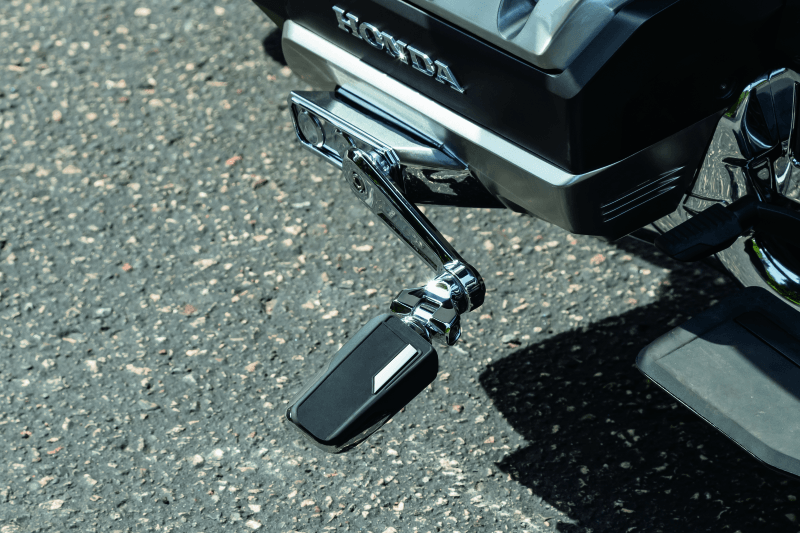 Kuryakyn Omni Cruise Mnt With Pegs Chrome - Powersports Haven