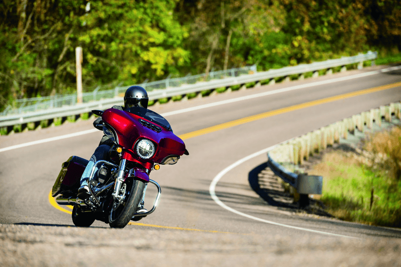 Kuryakyn Smooth Windshield Trim 14-Up Touring Gloss Black - Powersports Haven