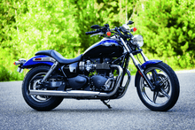 Load image into Gallery viewer, Kuryakyn ISO Grip Triumph Black - Powersports Haven