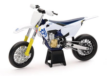 Load image into Gallery viewer, New Ray Toys Husqvarna FS450 Supermoto/ Scale - 1:12 - Powersports Haven