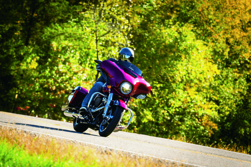 Kuryakyn Smooth Windshield Trim 14-Up Touring Gloss Black - Powersports Haven