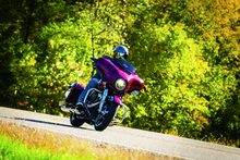 Load image into Gallery viewer, Kuryakyn Smooth Windshield Trim 14-Up Touring Gloss Black - Powersports Haven