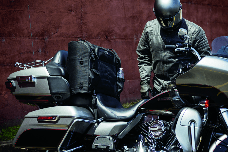 Kuryakyn Momentum Wanderer Seat Bag - Powersports Haven