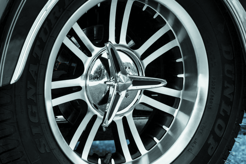 Kuryakyn Knock-Off Center Caps For Trikes Chrome - Powersports Haven